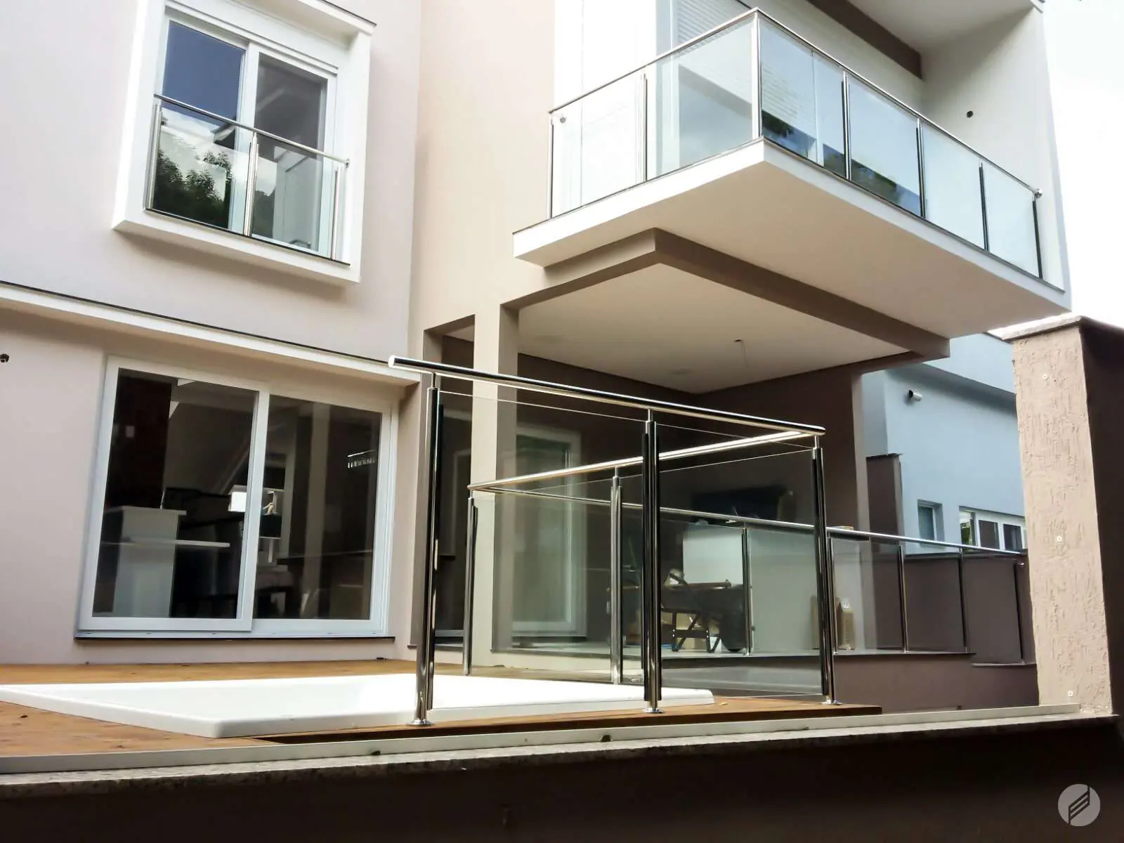 Guarda corpo sacada vidro — obra da Arte Inox Design